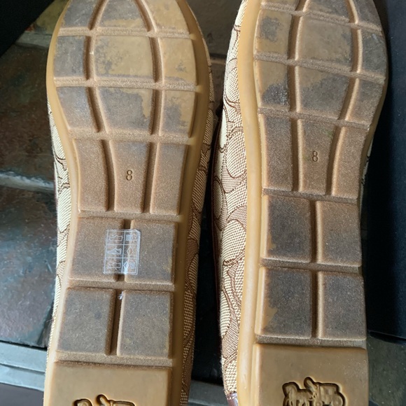 Coach - Picture 2 of 6